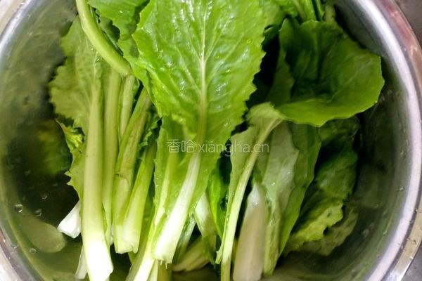 蒜蓉小白菜的做法图解1