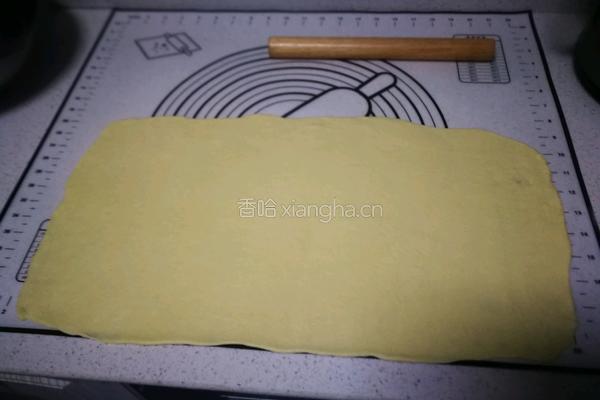黑加仑椰蓉花环面包的做法图解10