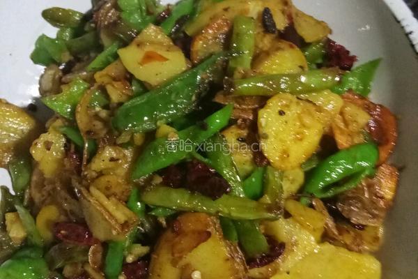 干锅土豆片煸豆角的做法图解9