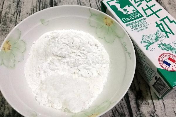 玫瑰花冰皮月饼的做法图解2