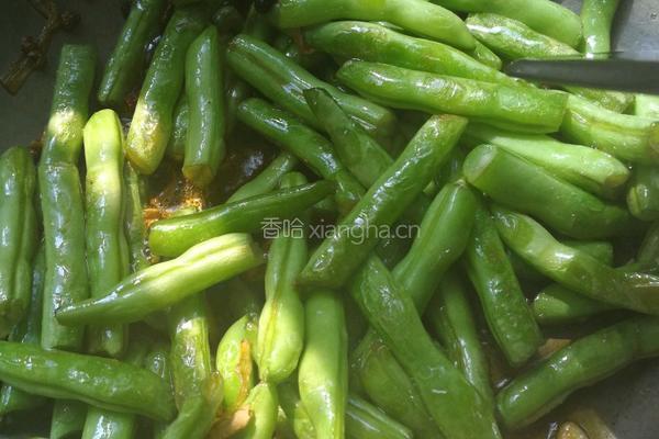 豆角烧茄子的做法图解2