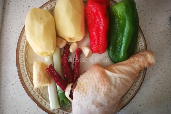 鸡肉烧土豆的做法图解1