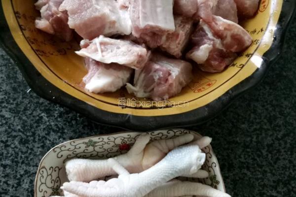 排骨鸡爪木瓜汤的做法图解3