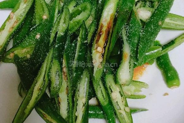青椒炒腊肉的做法图解2