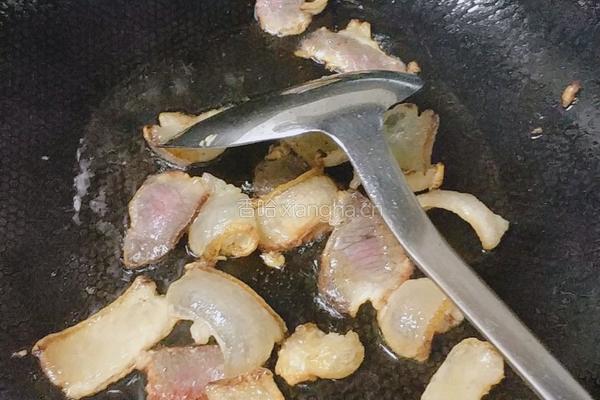 青椒炒腊肉的做法图解5