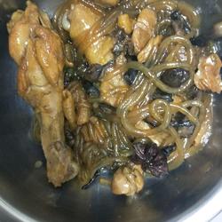 鸡腿粉条炖蘑菇的做法[图]