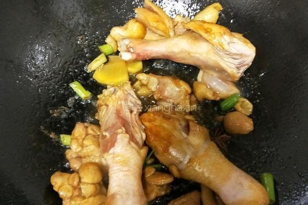 鸡腿粉条炖蘑菇的做法图解6