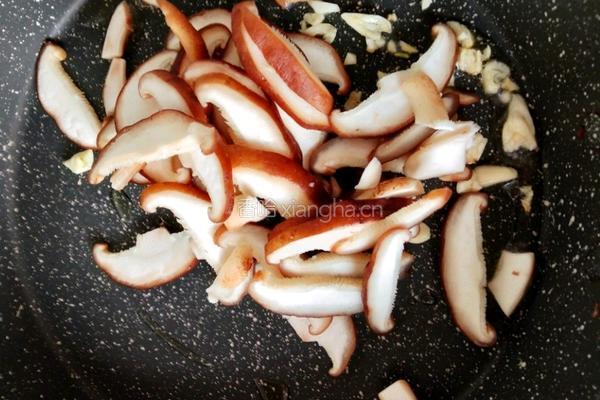 香菇油菜的做法图解4