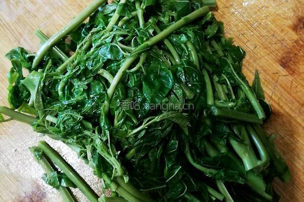 香椿炒鸡蛋的做法图解1