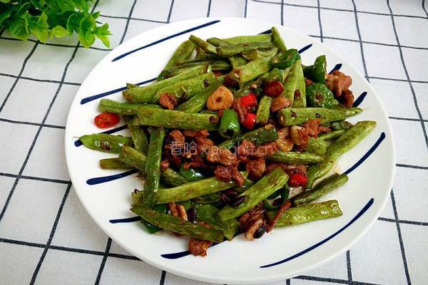 干煸豆角的做法图解1