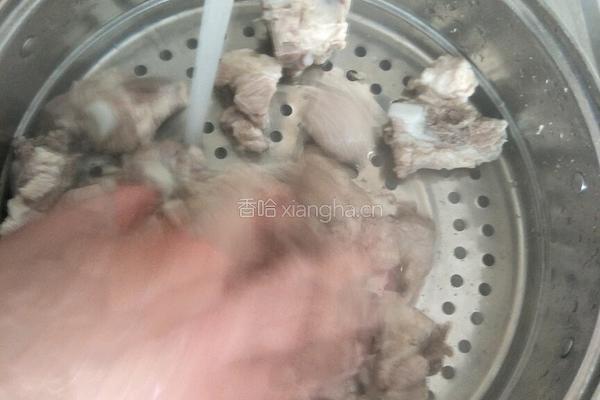 胡萝卜山药排骨汤（12个月宝宝辅食）的做法图解3