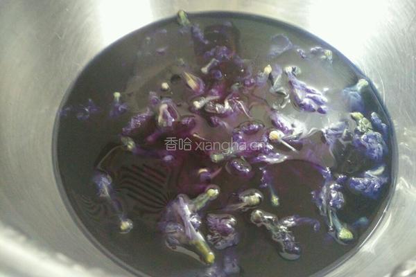 蝶豆花菠萝寿司的做法图解2
