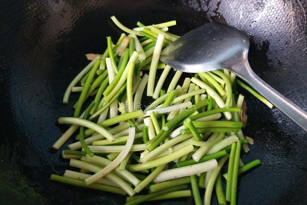 蒜薹炒腊肠的做法图解7