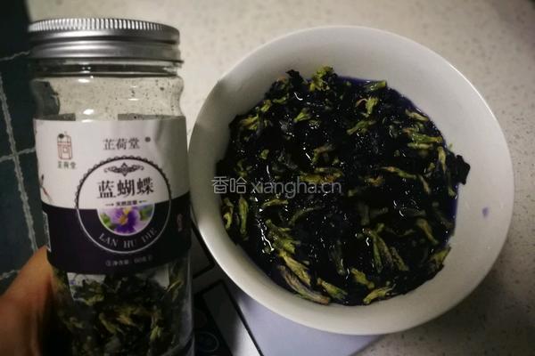 紫蝶花星空面包的做法图解2