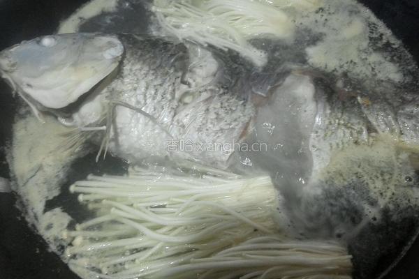 蒜爆鲤鱼的做法图解5