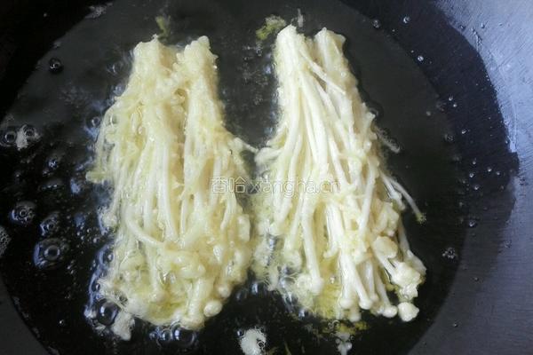 油炸金针菇的做法图解5