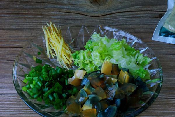 皮蛋生菜瘦肉粥的做法图解4