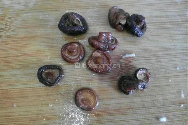 油渣香菇青菜的做法图解3