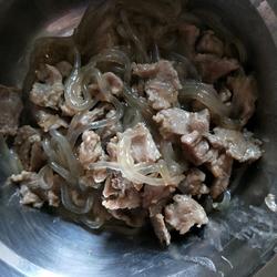 猪肉炖粉条的做法[图]