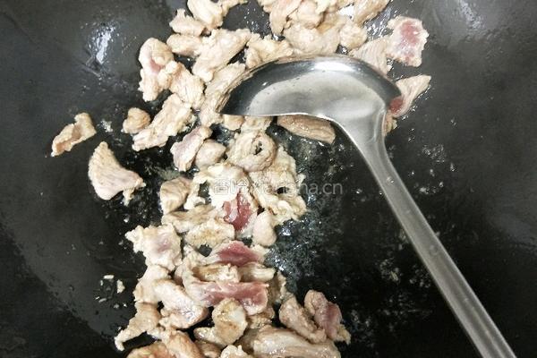 猪肉炖粉条的做法图解4