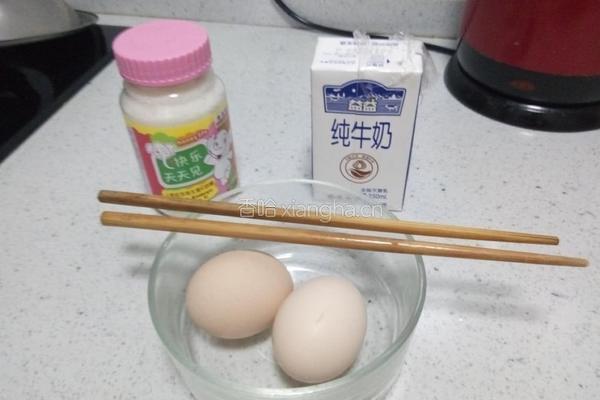 鸡蛋牛奶，布丁的做法图解1