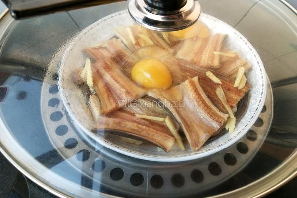 豆腐鸡蛋蒸鳗鱼干的做法图解5