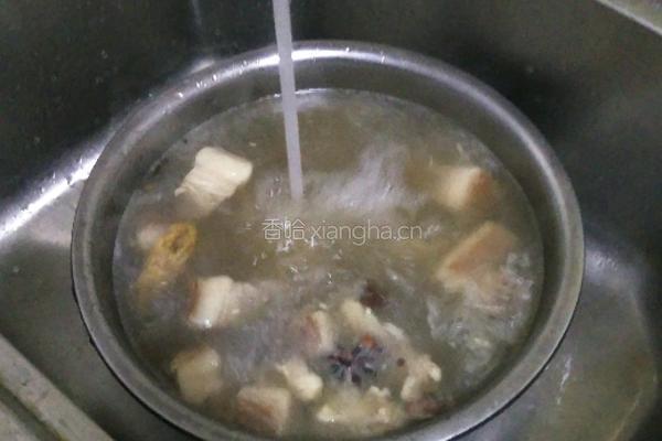 红烧肉(绝对适合老人孩子还有女朋友的胃)的做法图解4