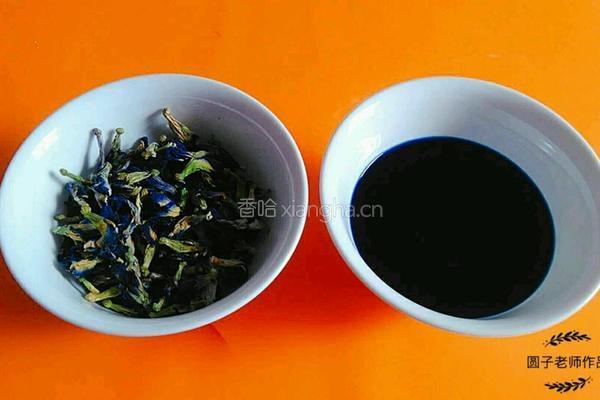 蓝天白云双色小卷的做法图解1