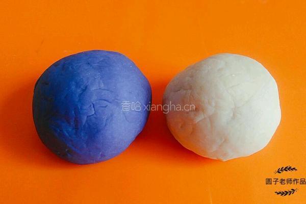 蓝天白云双色小卷的做法图解3