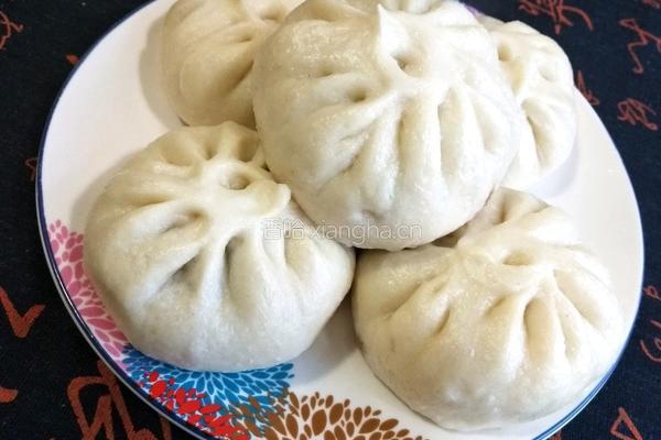 猪肉韭菜包子的做法图解1