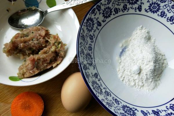 肉末煎饼的做法图解1