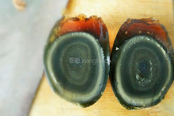 皮蛋瘦肉粥的做法图解1