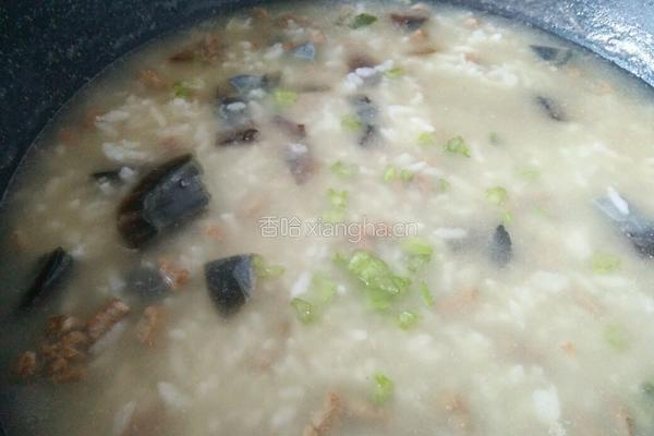 皮蛋瘦肉粥的做法图解7