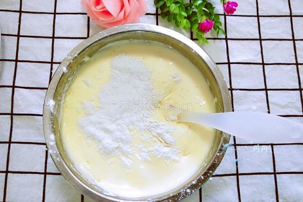 宝宝花形蛋糕的做法图解4