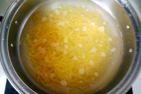 肉末黄瓜丝打卤面的做法图解5