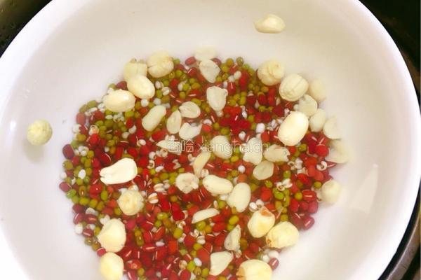 红豆薏米莲子汤（快速便捷版）的做法图解4