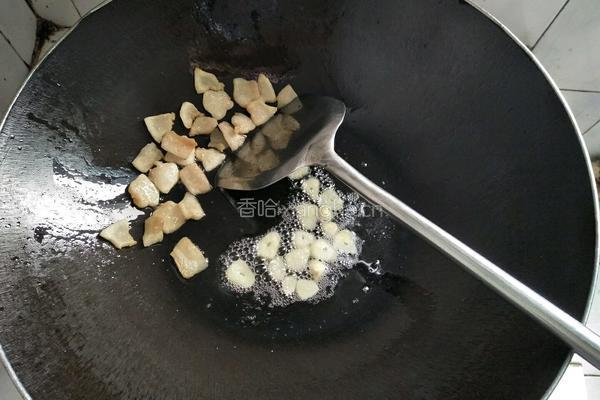 猪油渣炒白菜的做法图解5