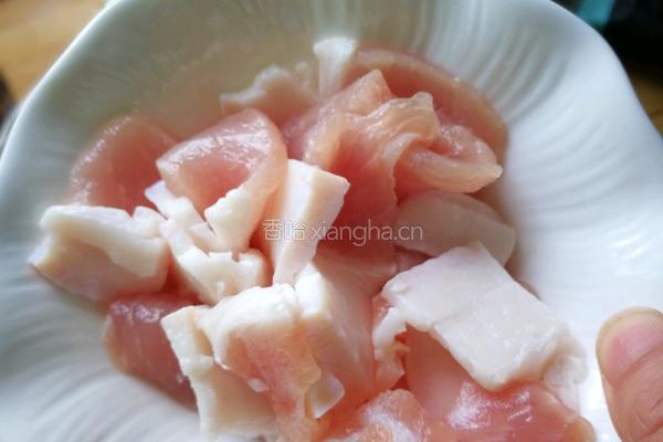 蕨菜春笋炒腊肉的做法图解4