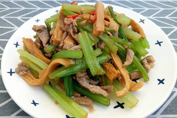 芹菜炒腐竹的做法图解17