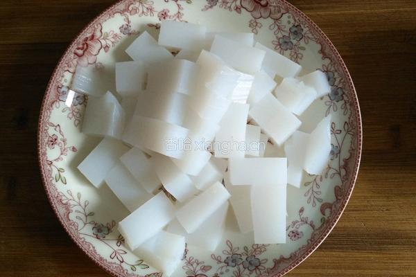 蒜薹煎凉粉的做法图解1