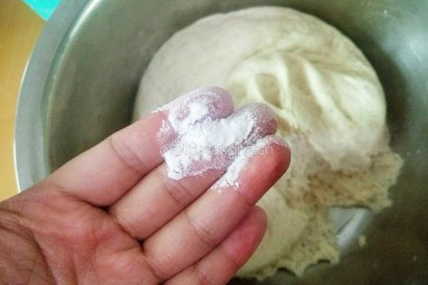 全麦椒盐贝壳花卷的做法图解7