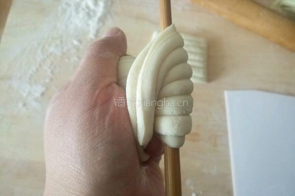 全麦椒盐贝壳花卷的做法图解14