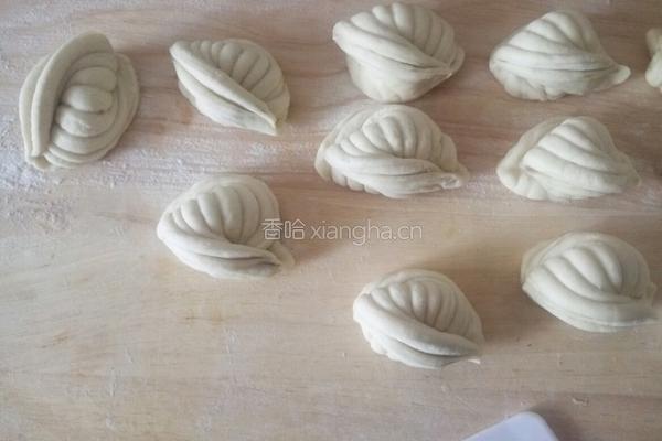 全麦椒盐贝壳花卷的做法图解16