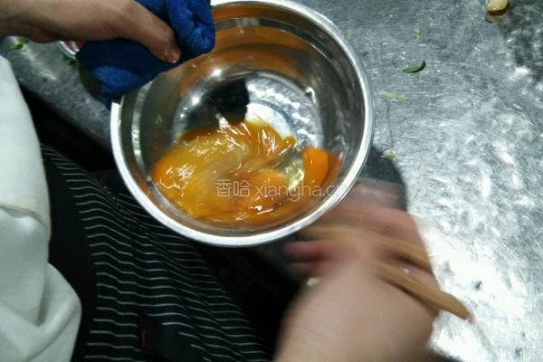 西红柿蛋汤的做法图解2