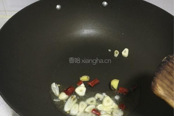鱼香包菜的做法图解1