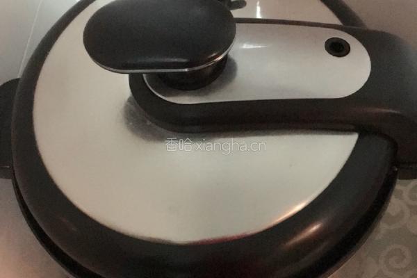 红烧猪大骨的做法图解7