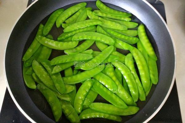 荷兰豆炒木耳的做法图解4