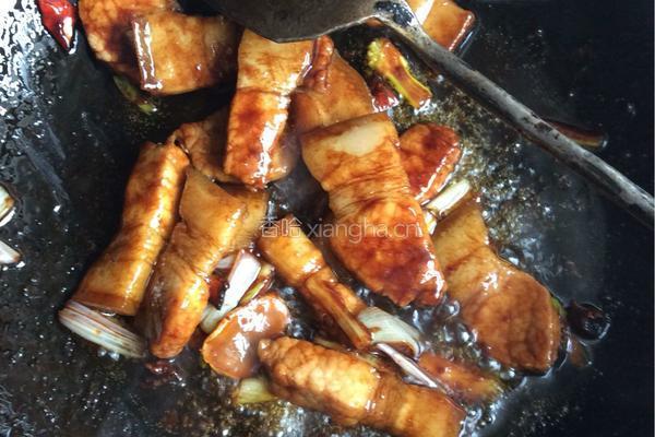 五花肉炖藕的做法图解4