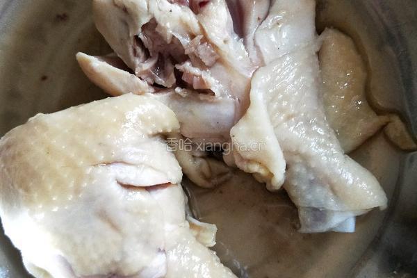 小蘑菇炖鸡腿的做法图解2