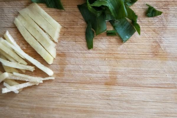小蘑菇炖鸡腿的做法图解5